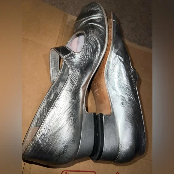 Chanel Silver Mary Jane Women's Shoes. READ DESCRIPTION - Picture 3 of 14
